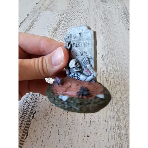 Lemax‎ skeleton tombstone will not rest in peace Halloween decor accessory rat - Picture 2 of 7